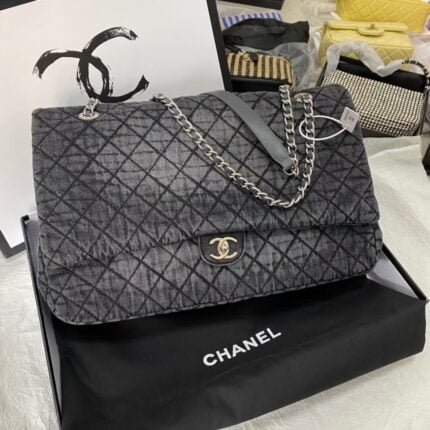 Chanel denim Shoulder bag Do old paint size: 42*27*15 CM