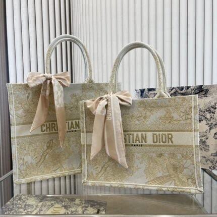 Dior BOOK Canvas tote size:  41*32/36*27cm
