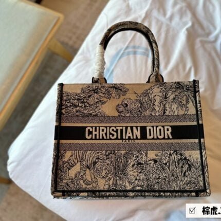 Dior Three-dimensional embroidery Book 23 tote shopping bags size: 36*28 cm
