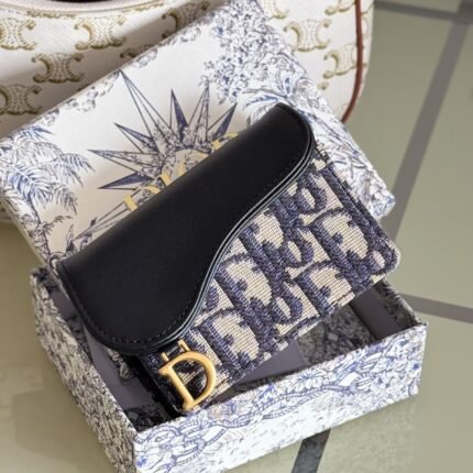 Dior special fabric with leather color blocking Size:10.5*7cm