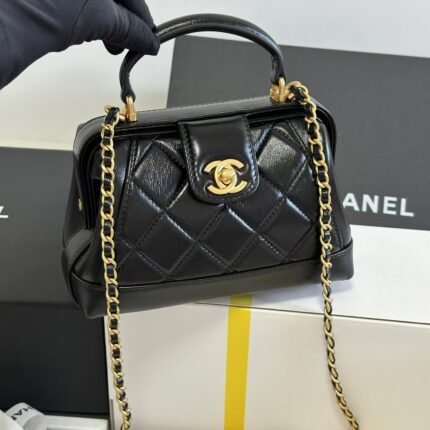 chanel 24a,in stock,12x18x7cm Model:as4958