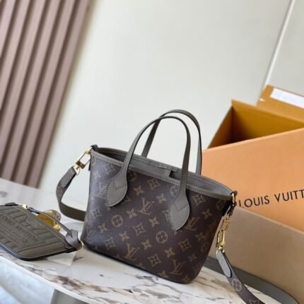 LV neverfull bandouliere inside out bb handbag This season's rendition of the classic design in a reversible version Size:24*14*9cm