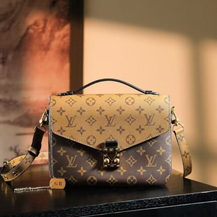 LV POCHETTE METIS chip diamond jump code messenger bag series Size details:25*19*7 cm